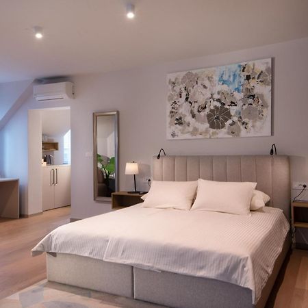 Hisa Putr Bed & Breakfast Trzin Ngoại thất bức ảnh