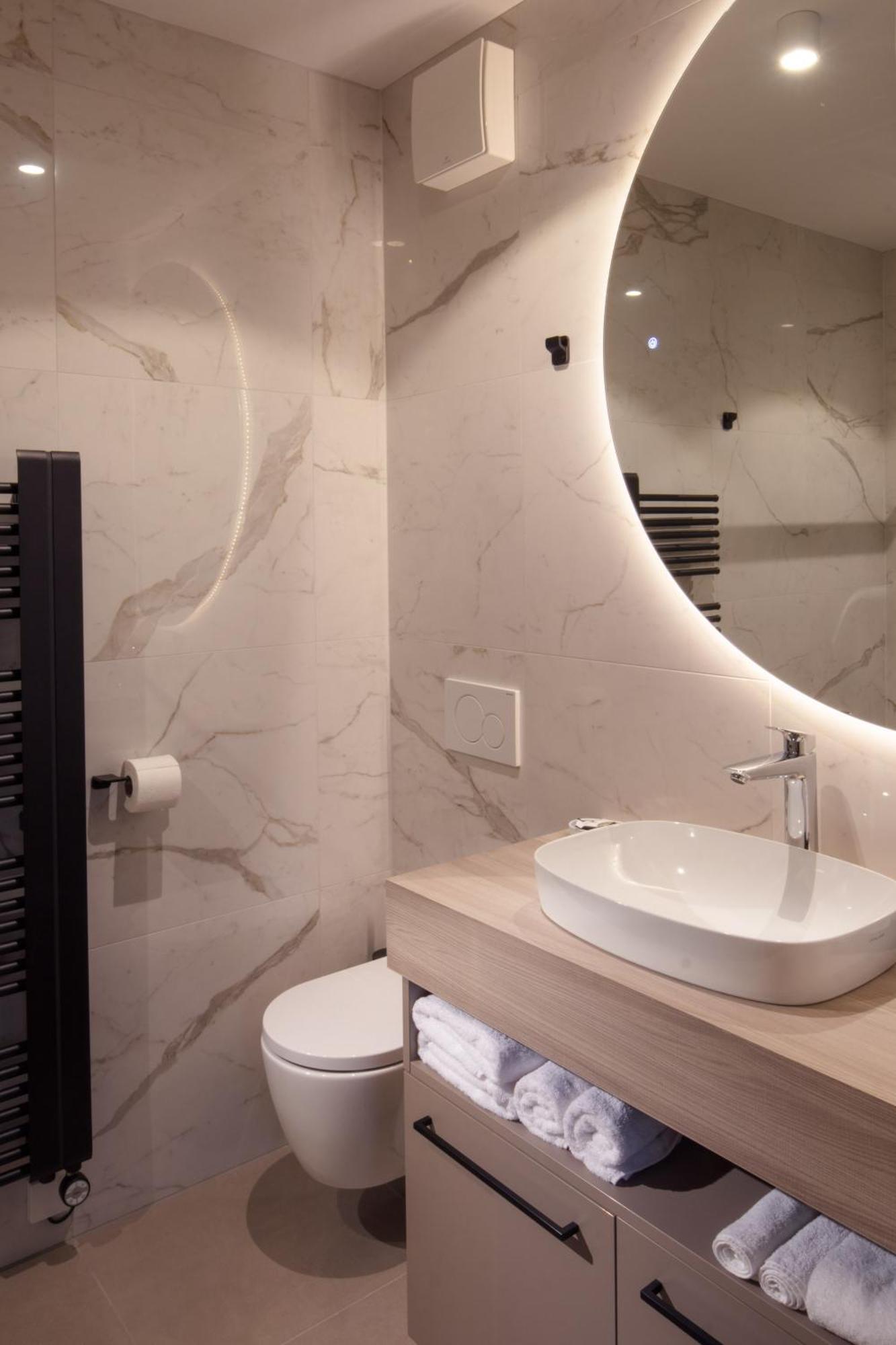 Hisa Putr Bed & Breakfast Trzin Ngoại thất bức ảnh
