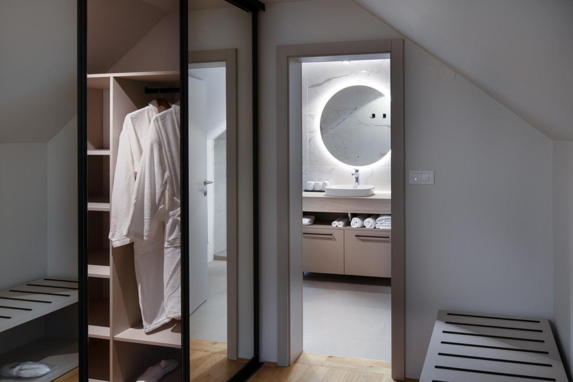 Hisa Putr Bed & Breakfast Trzin Ngoại thất bức ảnh